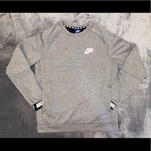 Women’s Nike crew neck